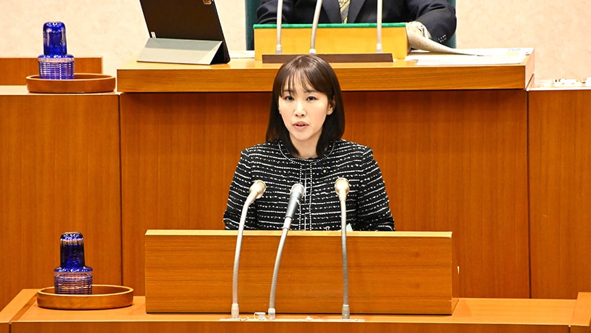 会派「千葉新政策議員団」を代表して、代表質問に登壇する水野ゆうき