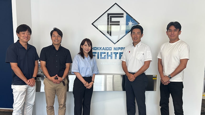 北海道日本ハムファイターズ「鎌ケ谷スタジアム」を無所属の議員メンバーで視察する水野ゆうき