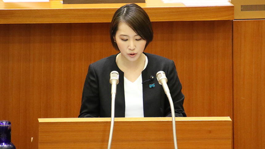 登壇する水野ゆうき