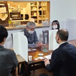 障がい者グループホームを視察する水野ゆうき