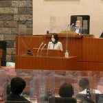 6月定例県議会にて会派「千翔会」の代表として代表質問をおこなう水野ゆうき