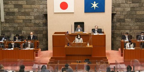 2021年6月議会に登壇する水野友貴