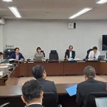 千葉政策議員団の皆さまと月定例県議会に向けて勉強会をおこなう水野ゆうき